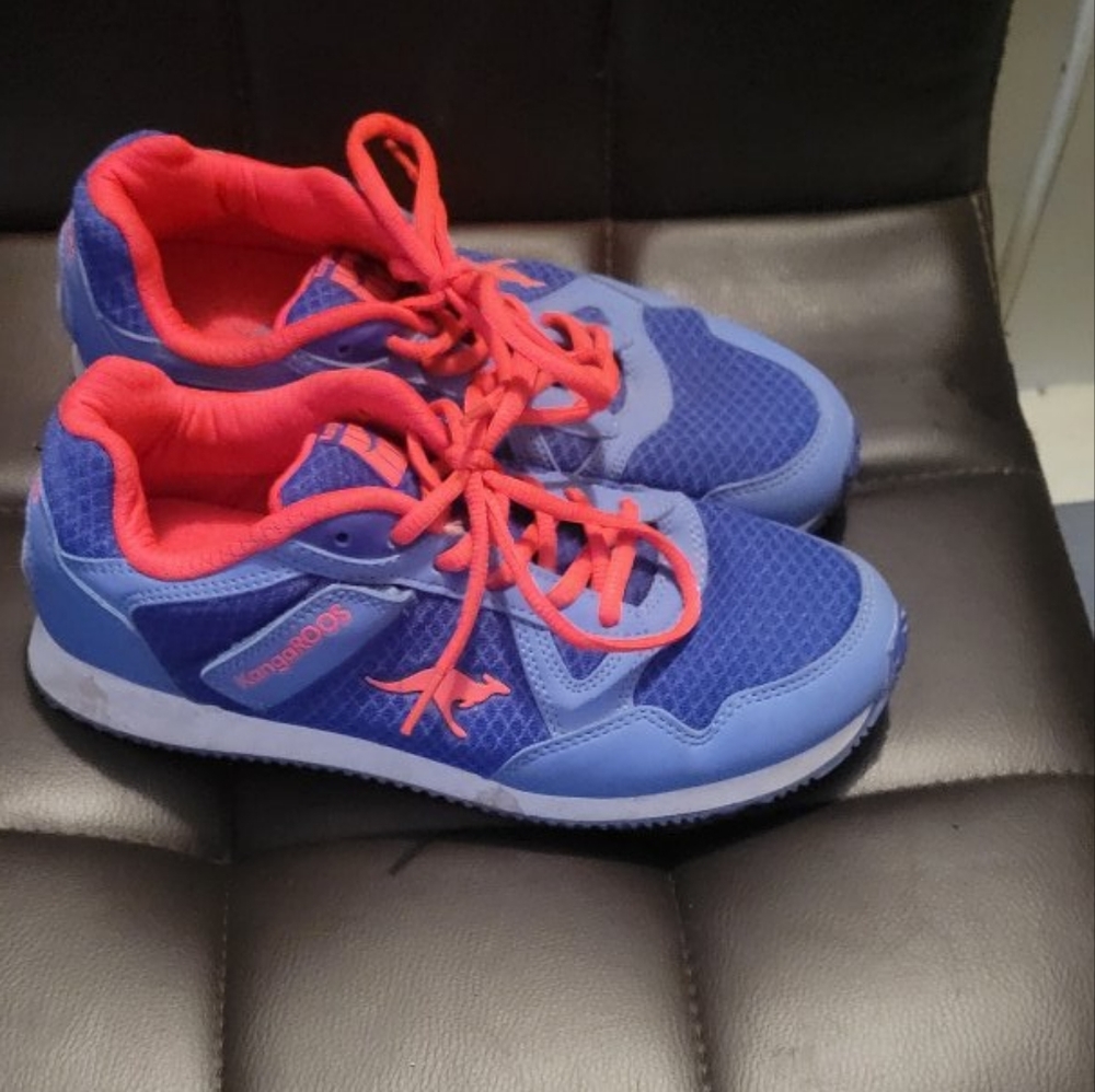 Kids sneakers